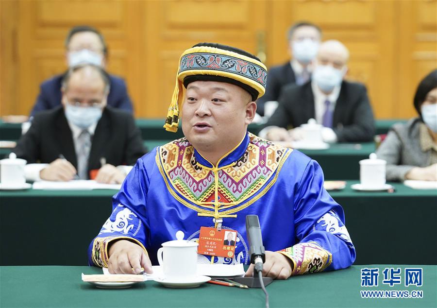 （新華全媒頭條·圖文互動）（8）從人民中汲取磅礴力量——習近平總書記同出席2020年全國兩會人大代表、政協(xié)委員共商國是紀實